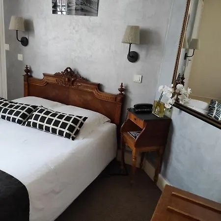 Отель Verlaine Париж